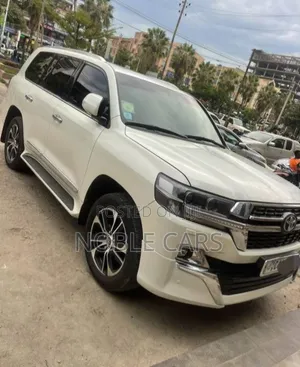 Toyota Land Cruiser 2020 Ivory