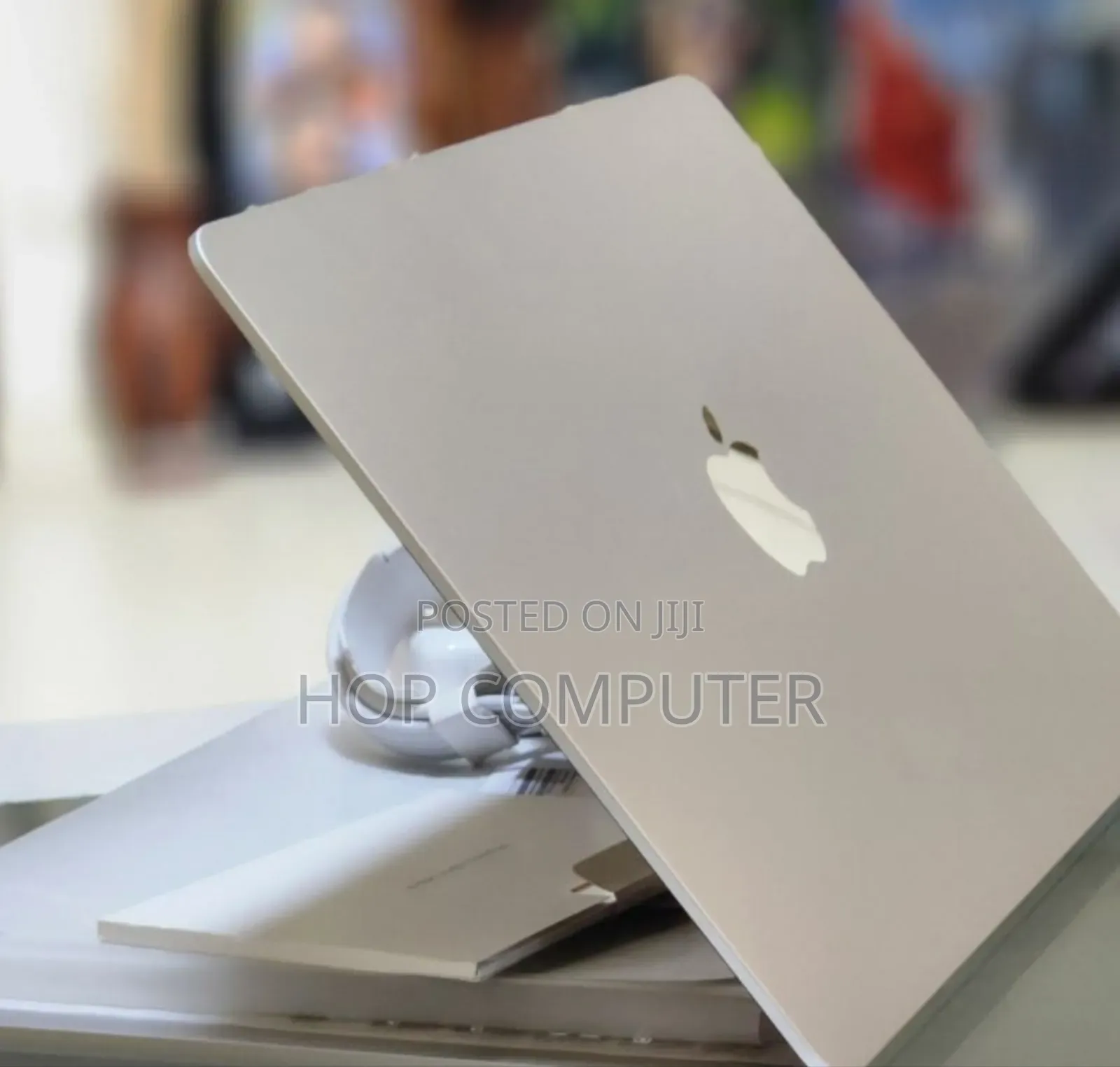 New Laptop Apple MacBook Air 2025 M4 13-Inch 16GB Apple M4 SSD 256GB