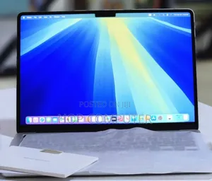 New Laptop Apple MacBook Air 2025 M4 13-Inch 16GB Apple M4 SSD 256GB