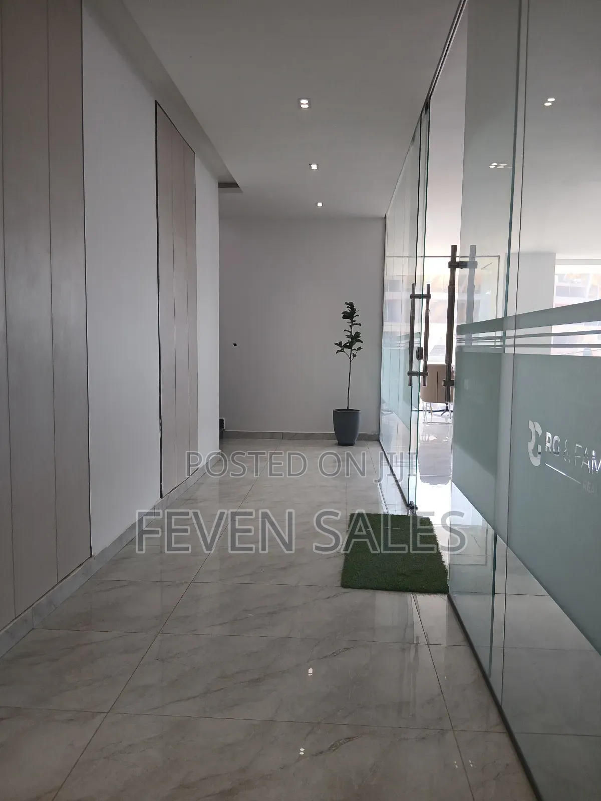 መሀል ቦሌ ላይ የንግድ ሱቅ ሽያጭ