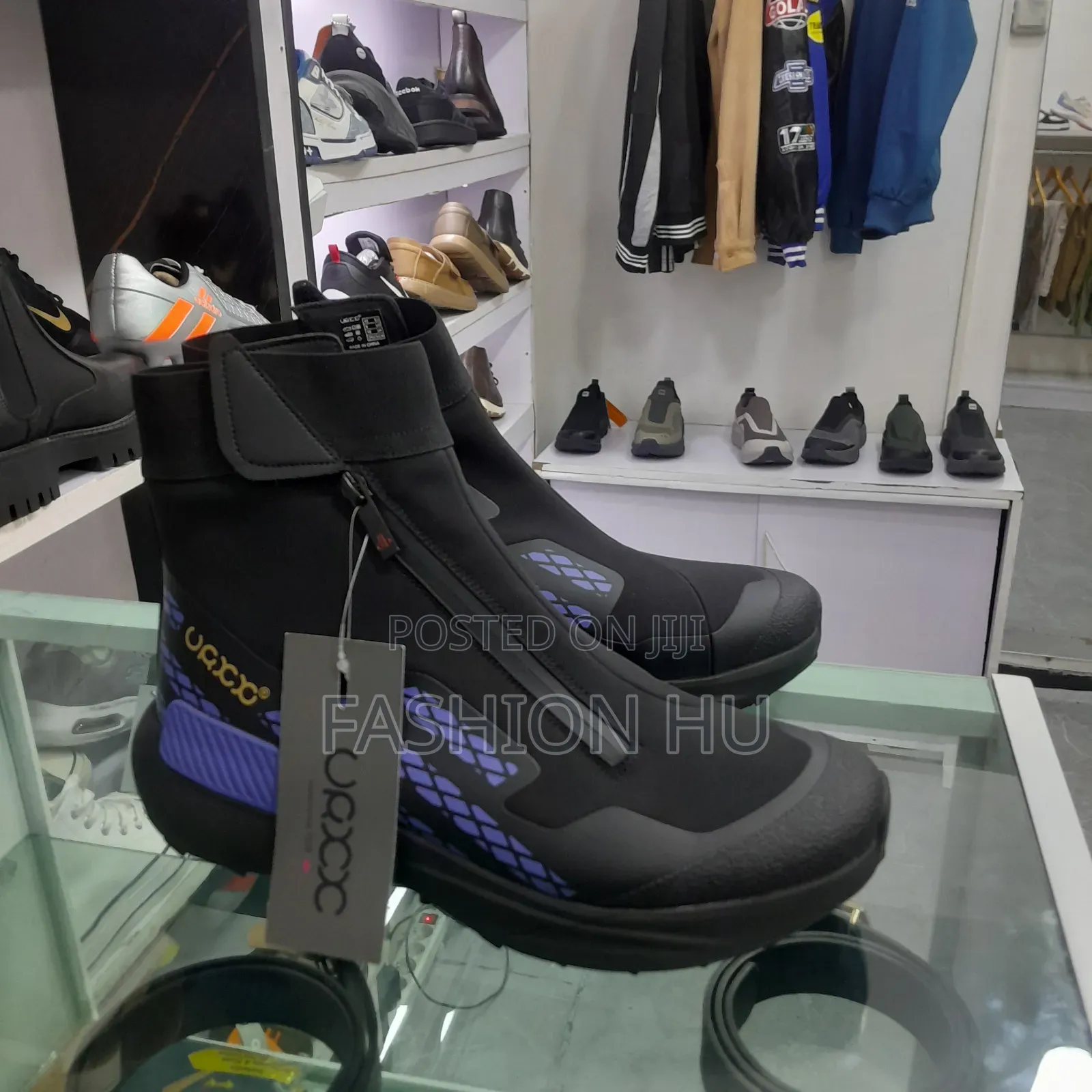 ውሀ የማያስገባ ጫማ