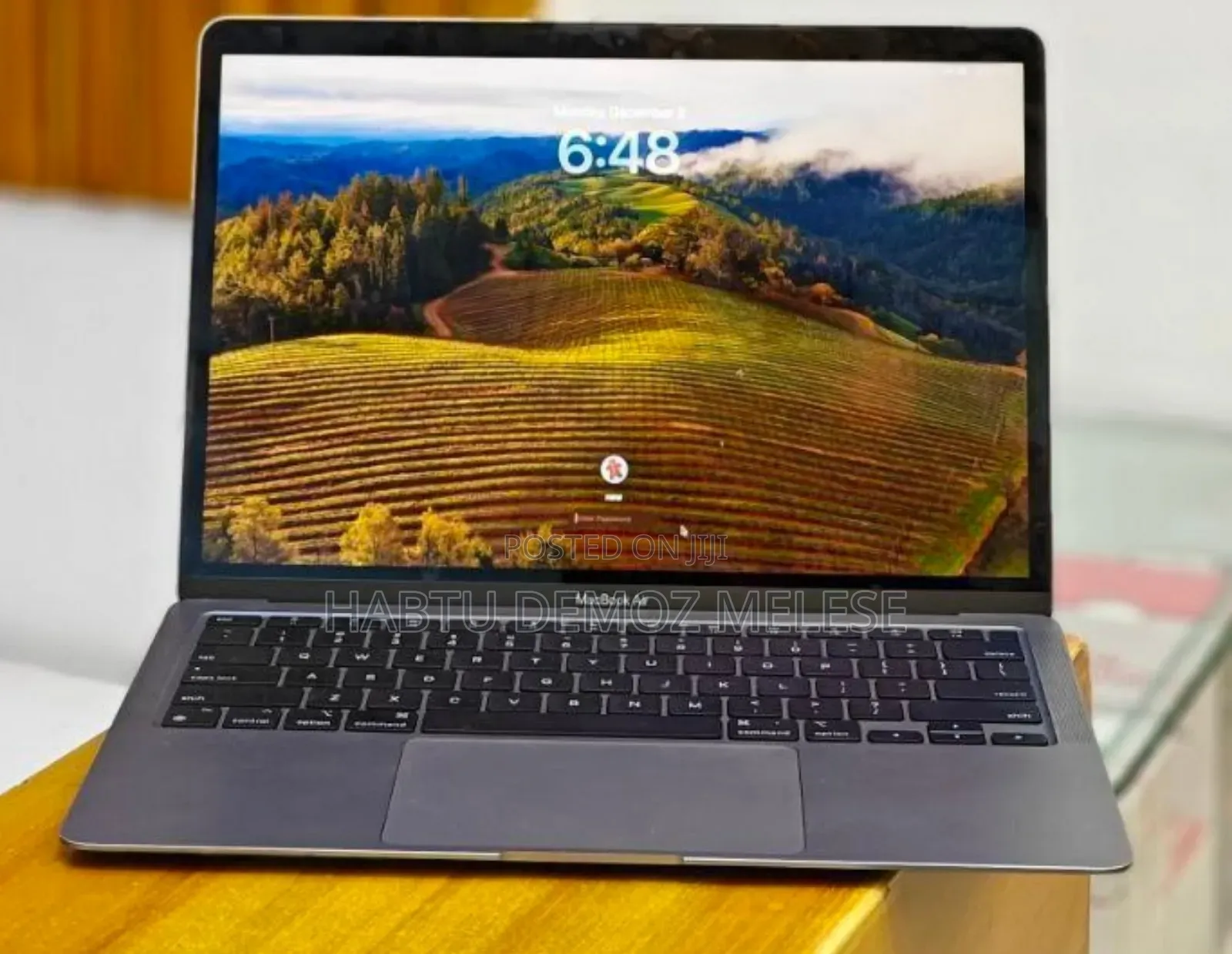 New Laptop Apple MacBook Air 2020 M1 8GB Intel Core I5 SSD 256GB