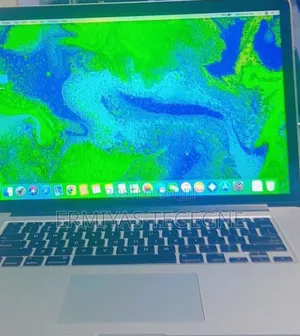 New Laptop Apple MacBook Pro M1 8GB Intel Core I7 SSD 256GB