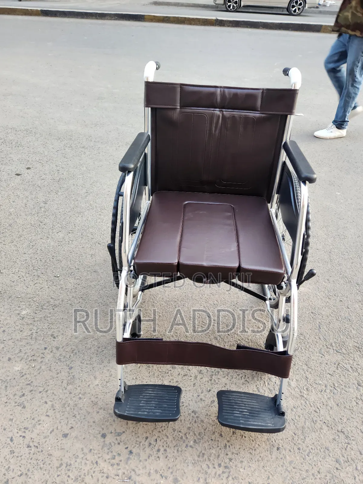 ኮሞድ ዊልቸር ለየትኛውም መንገድ የሚሆን ባለ ፖፖ Wheelchair Commode ዊልቸር Wilcair Wilchr