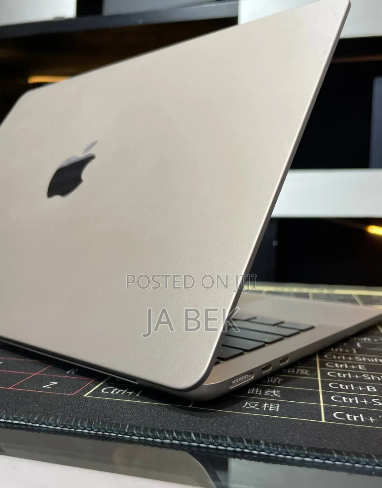 New Laptop Apple MacBook Air 2022 M2 16GB Apple M2 SSD 256GB