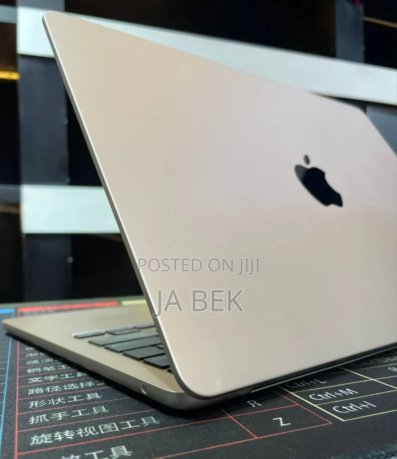 New Laptop Apple MacBook Air 2022 M2 16GB Apple M2 SSD 256GB