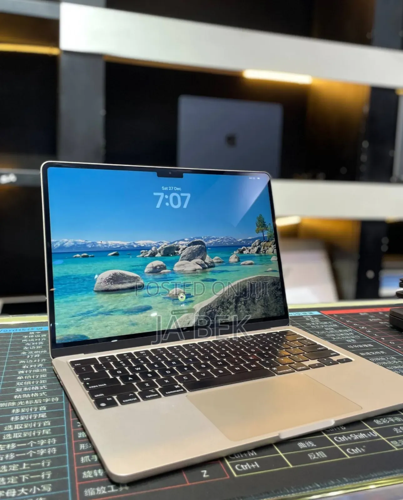 New Laptop Apple MacBook Air 2022 M2 16GB Apple M2 SSD 256GB