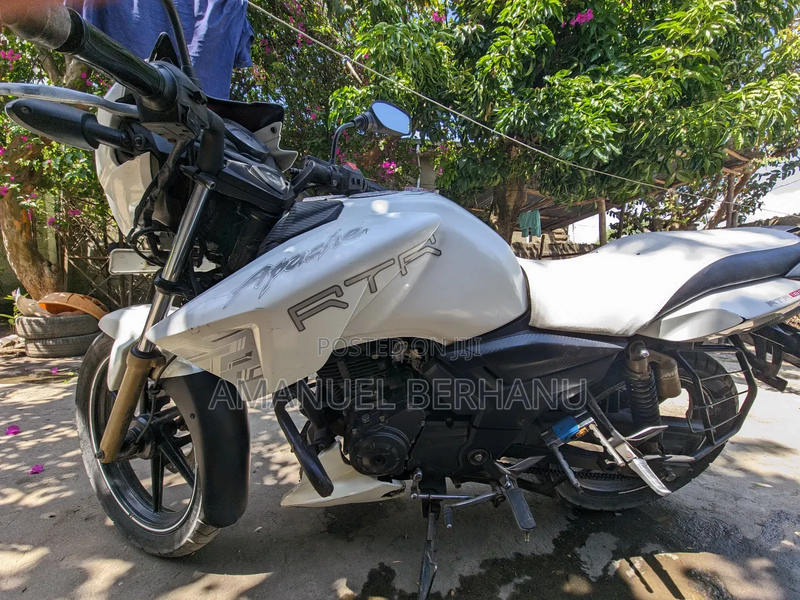 TVS Apache 180 RTR 2018 White