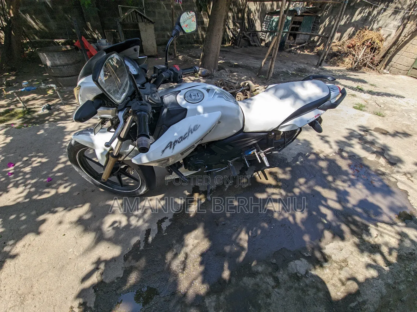 TVS Apache 180 RTR 2018 White