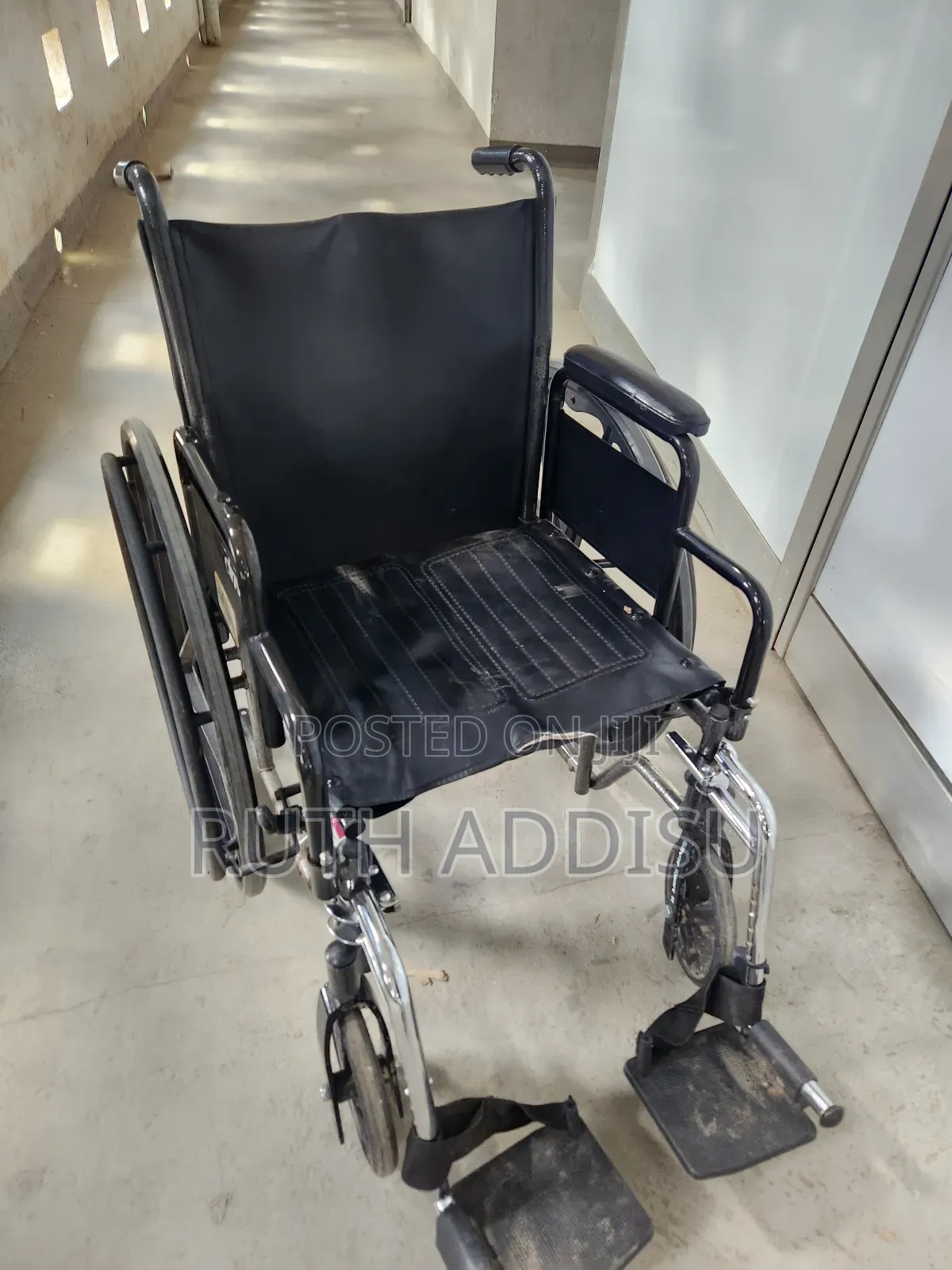 Normal Foldable Wheelchair ዊልቸር ሌዘር ተጣፊ ኖርማል ያገለገለ ወይም Used Wheelchair