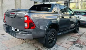 Toyota Hilux 2023 Gray