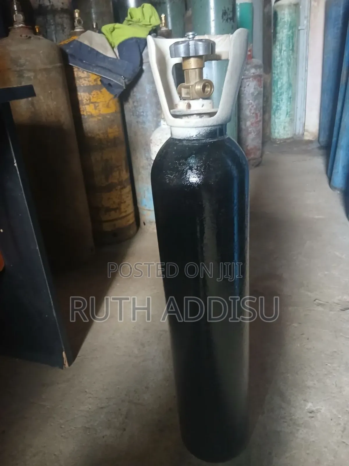 Oxygen 10l ጠንካራ የማይዝግ Oxuhen Cilinder Brand New Oxygen Cilinder