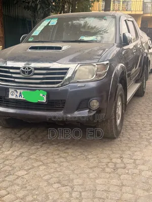Toyota Hilux 2.5 D-4D 4X4 SRX 2012 Gray