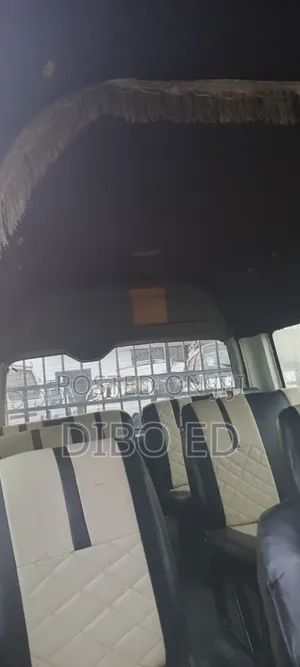 Toyota HiAce 2011 White