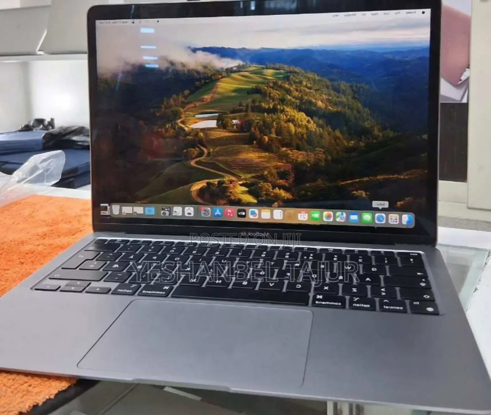 New Laptop Apple MacBook Air 2020 M1 8GB Apple M1 SSD 256GB