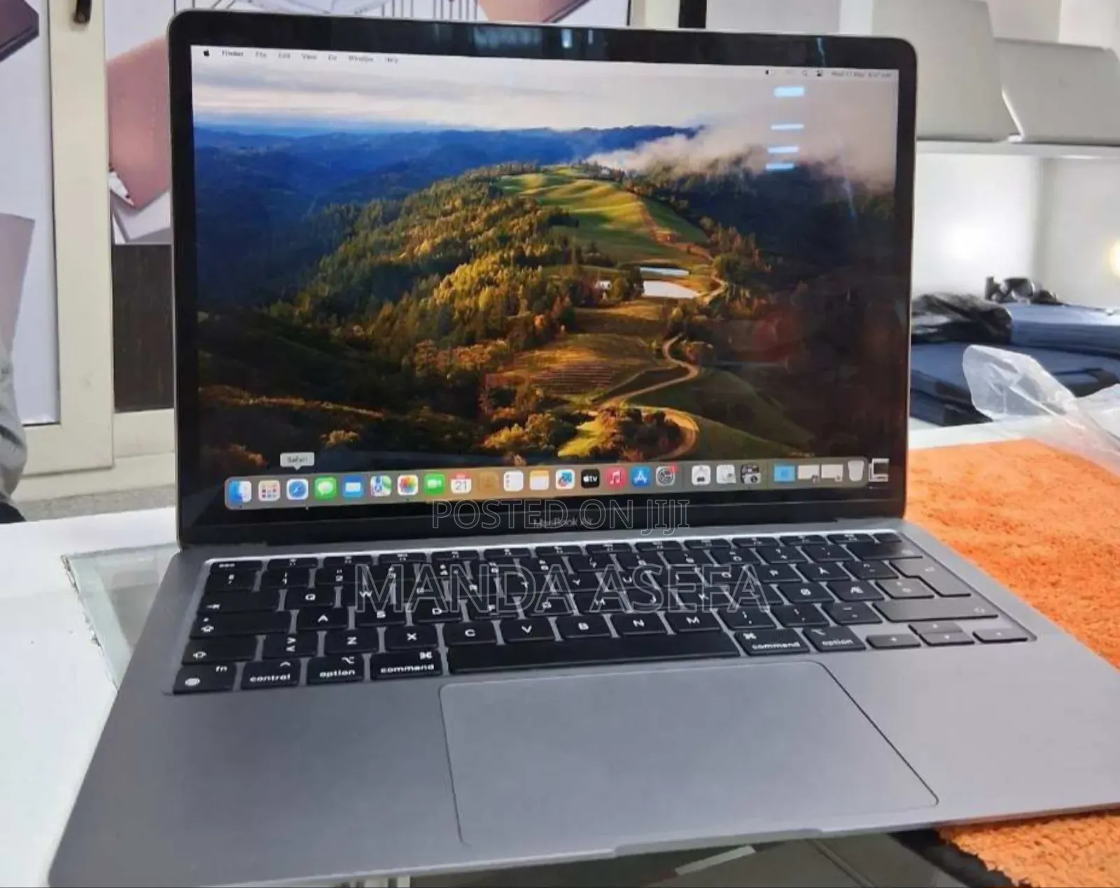 New Laptop Apple MacBook Air 2020 M1 8GB Apple M1 SSD 256GB