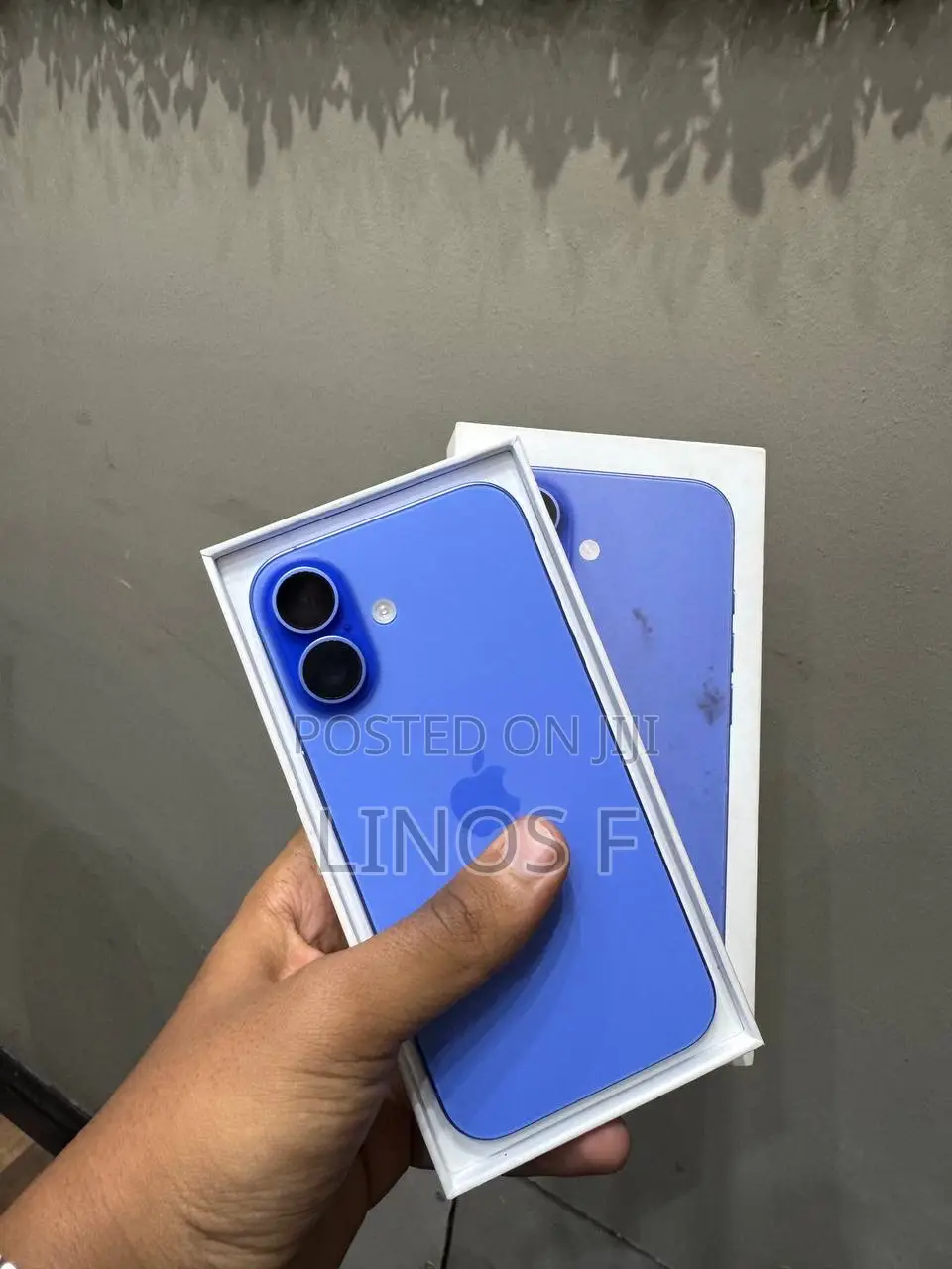 New Apple iPhone 16 256 GB Blue