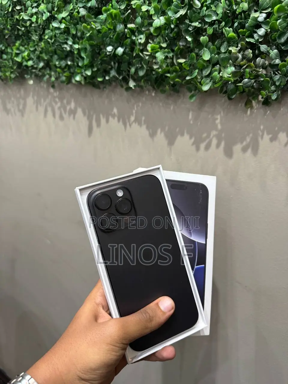 New Apple iPhone 16 Pro Max 256 GB Black