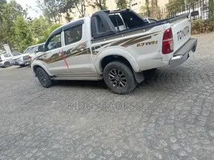 Toyota Hilux 2007 White