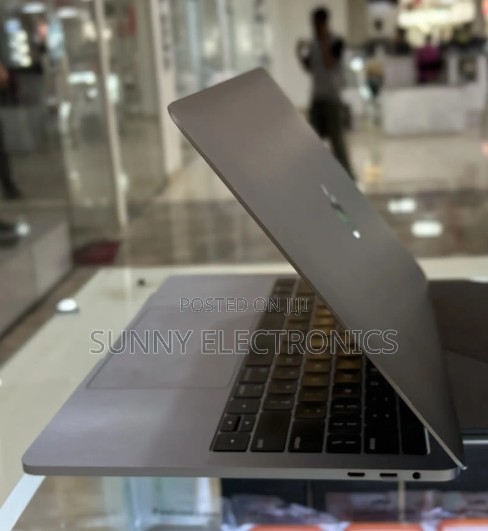 New Laptop Apple MacBook Pro 2019 16GB Intel Core I7 SSD 1T