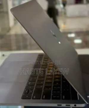 New Laptop Apple MacBook 16GB Intel Core I7 SSD 1T