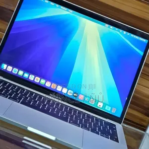 Photo - New Laptop Apple MacBook Pro 2019 8GB Intel Core I5 SSD 128GB