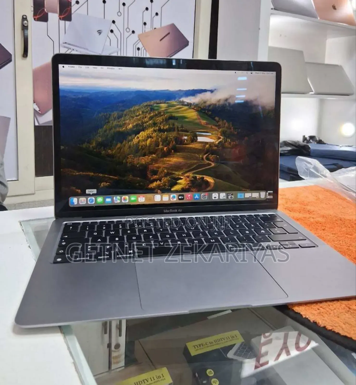 New Laptop Apple MacBook Air 2020 M1 8GB Intel Core I5 SSD 256GB
