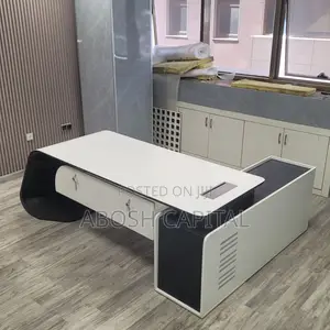 Bgatti Managerial Table