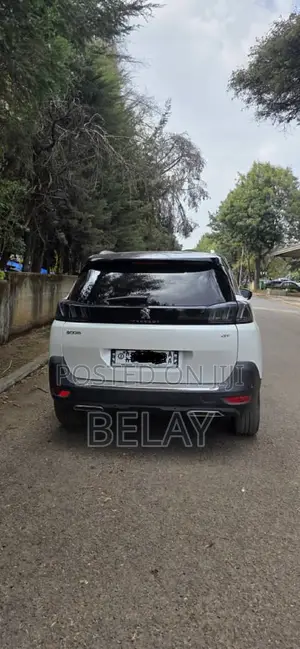 Peugeot 5008 2021 White