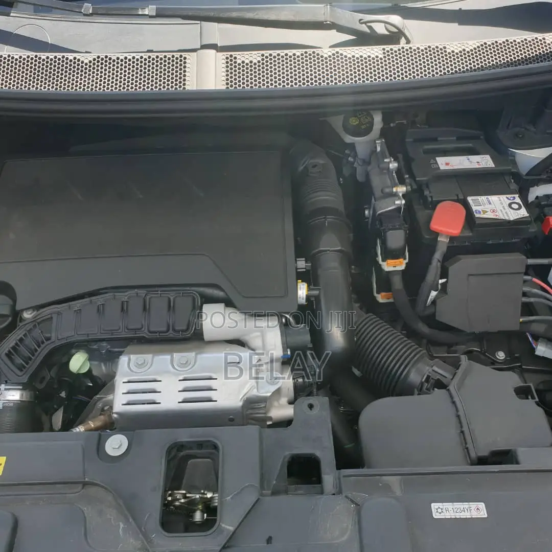 Peugeot 5008 2021 White