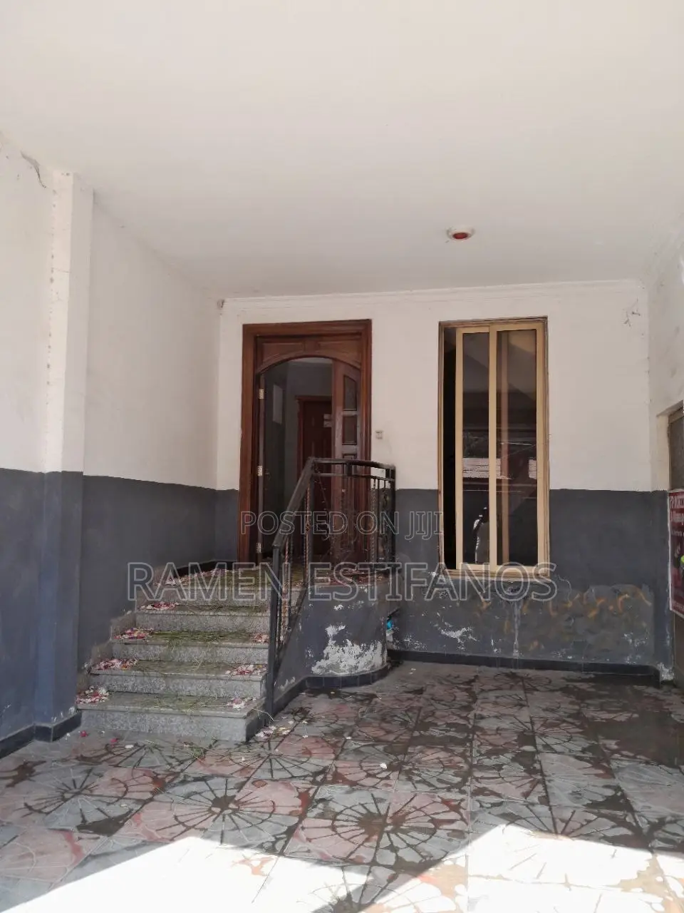 5bdrm House in Bole for sale