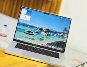 New Laptop Apple MacBook 16GB Apple M1 SSD 512GB