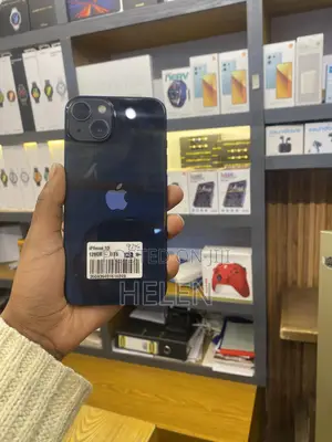 Photo - Apple iPhone 13 128 GB Blue