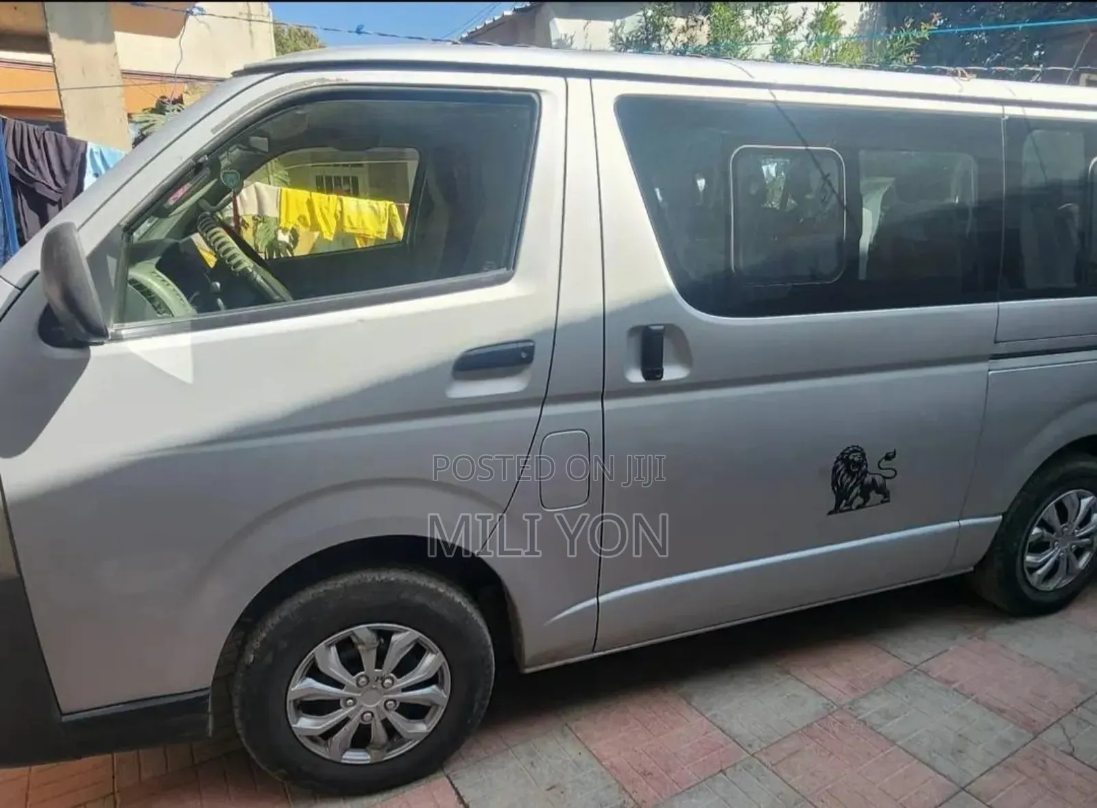 Toyota HiAce 2016 Silver