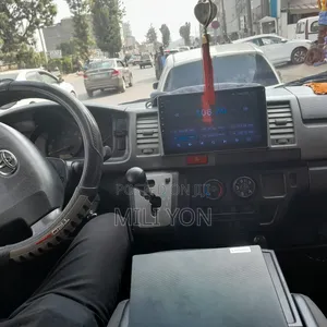 Toyota HiAce 2016 Silver