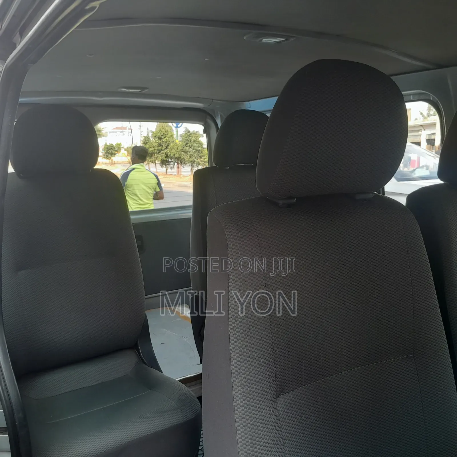 Toyota HiAce 2016 Silver