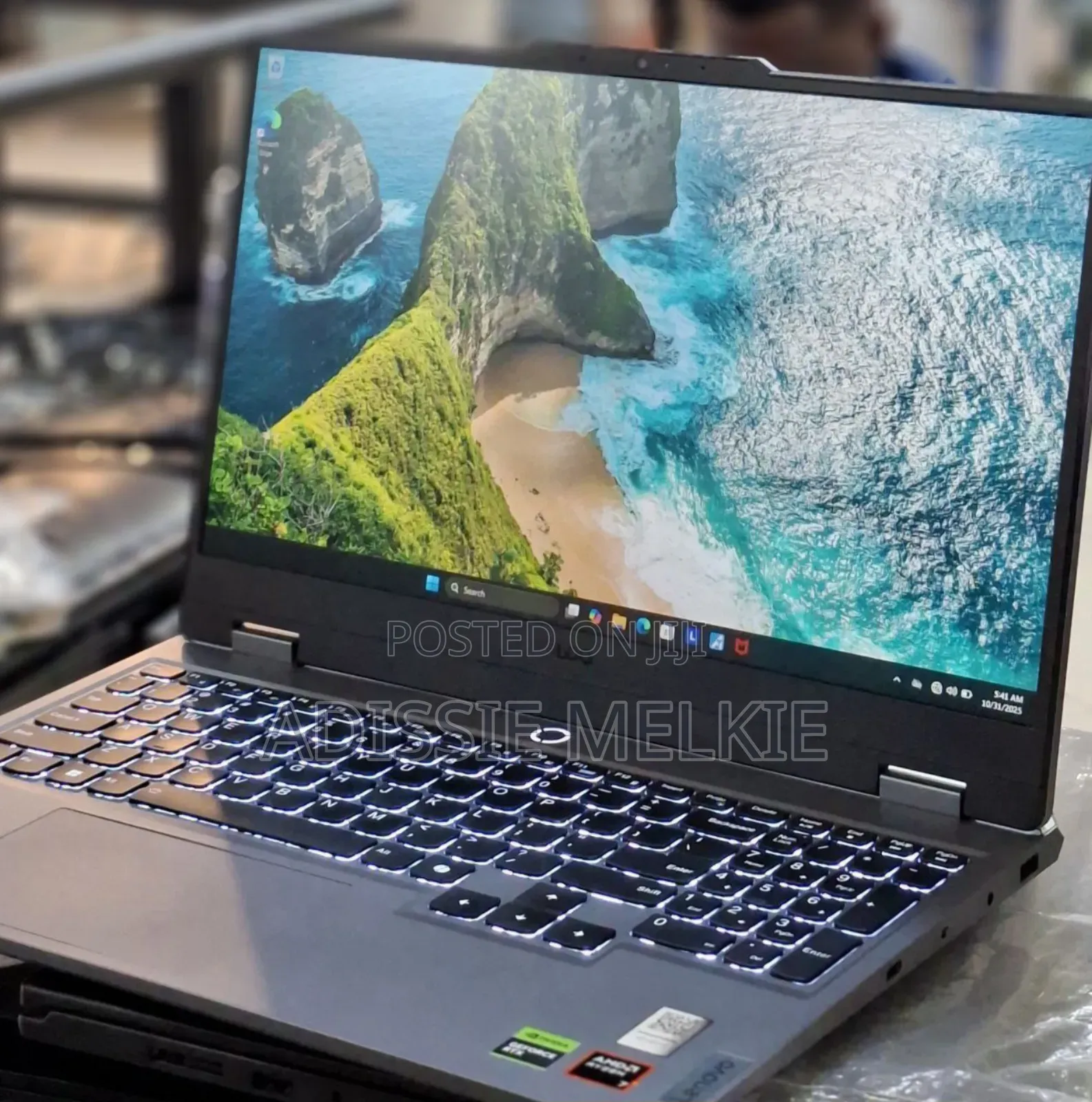 New Laptop Lenovo LOQ 15ARP9 16GB AMD Ryzen 7 SSD 1T