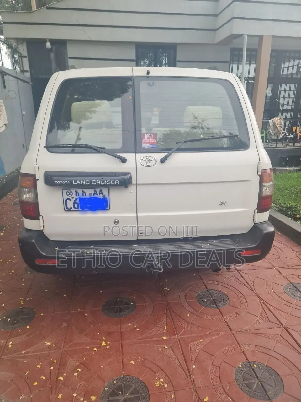 Toyota Land Cruiser 2006 White