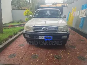 Toyota Land Cruiser 2006 White