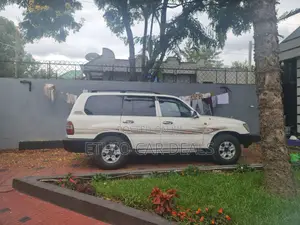 Toyota Land Cruiser 2006 White