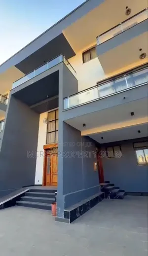 Furnished 8bdrm House in Bole for sale