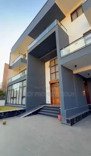 Furnished 8bdrm House in Bole for sale