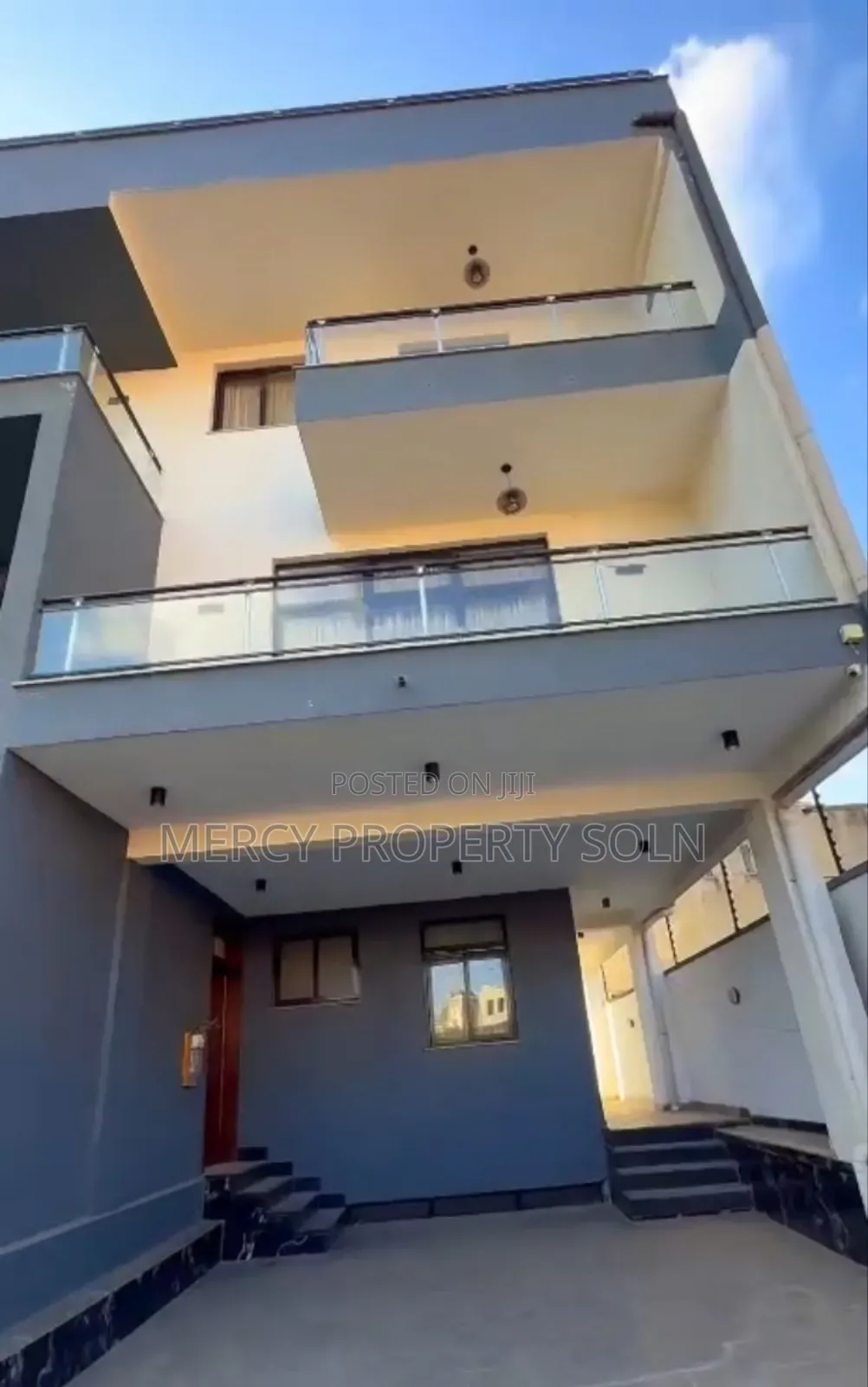 Furnished 8bdrm House in Bole for sale