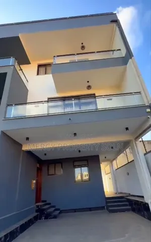 Furnished 8bdrm House in Bole for sale