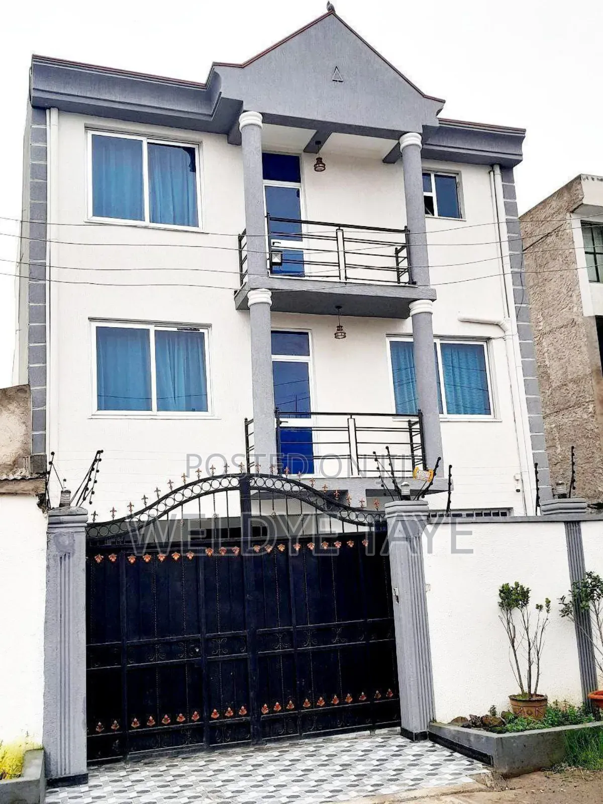 Furnished 7bdrm House in Bole for sale