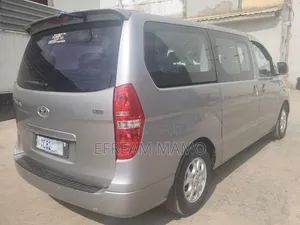 Hyundai Starex 2015 Silver