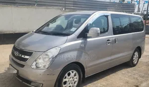Hyundai Starex 2015 Silver