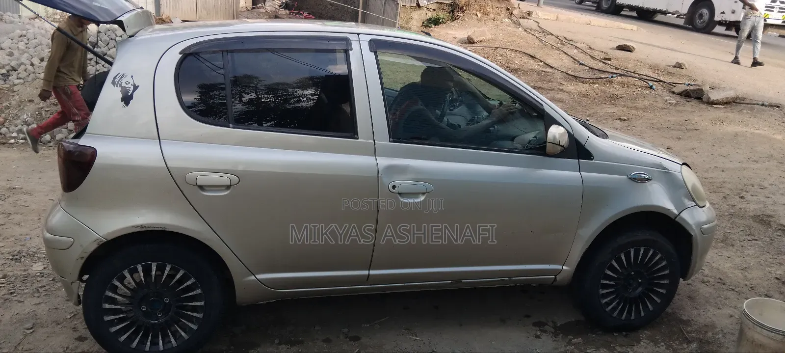 Toyota Vitz 1.0 FWD 3dr 2002 Gold