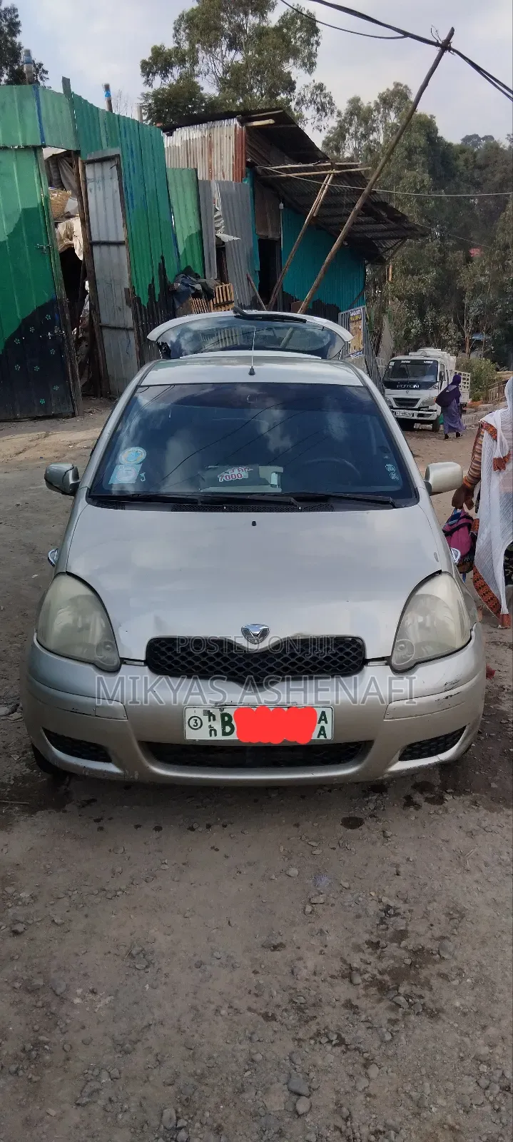 Toyota Vitz 1.0 FWD 3dr 2002 Gold