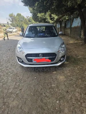 Suzuki Swift 2023 Silver